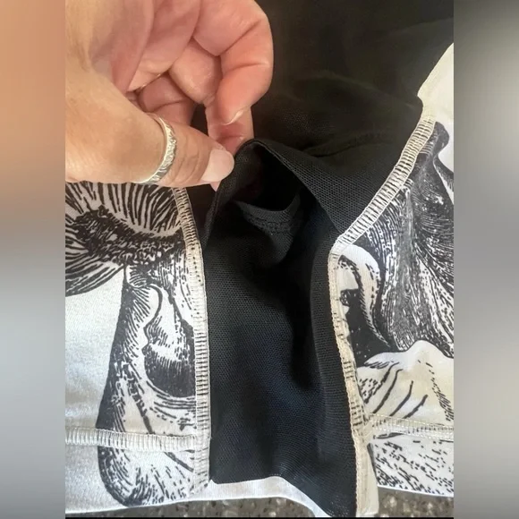 LULULEMON BUNDLE (5) Size 6 Activewear Gym Tanks Sports Bra Yoga Running Workout - Picture 8 of 14